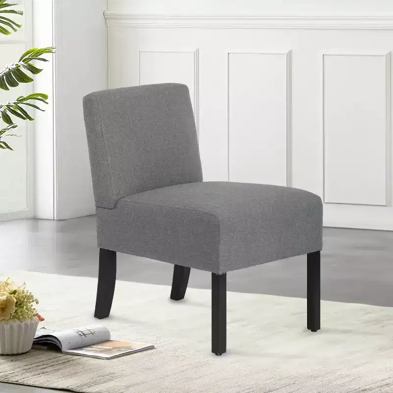 Sedia da pranzo imbottita con telaio in legno massello, design elegante