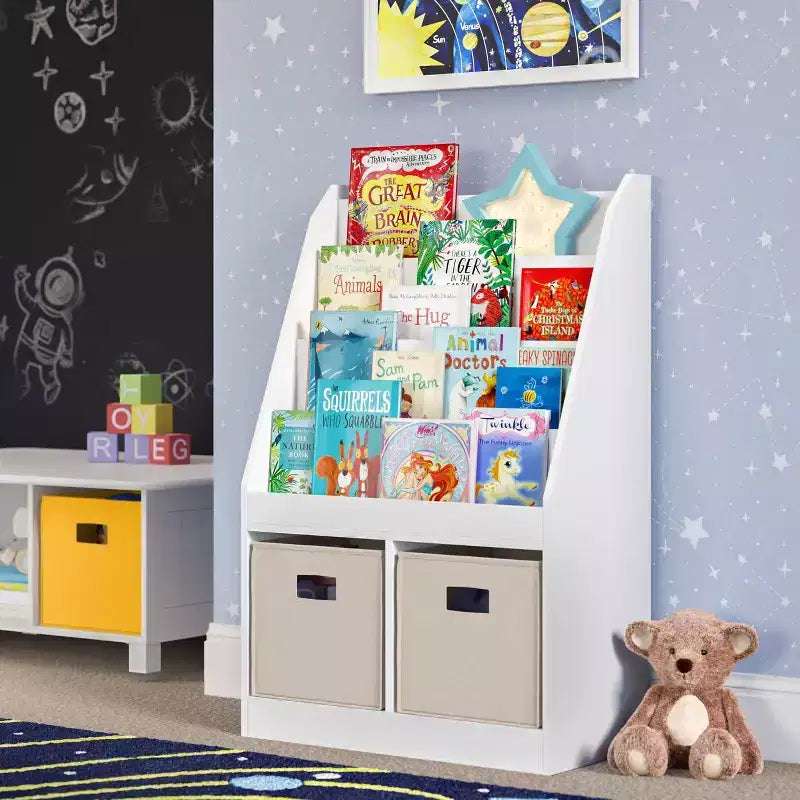 Libreria per Bambini e Organizer per Giocattoli con 4 Ripiani per Libri, 2 Scomparti e 2 Contenitori in Tessuto, Bianco